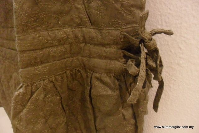 SGM065 : Japanese Floral Embroidered Cross-Bust Hem Drawstring Sleeveless Blouse