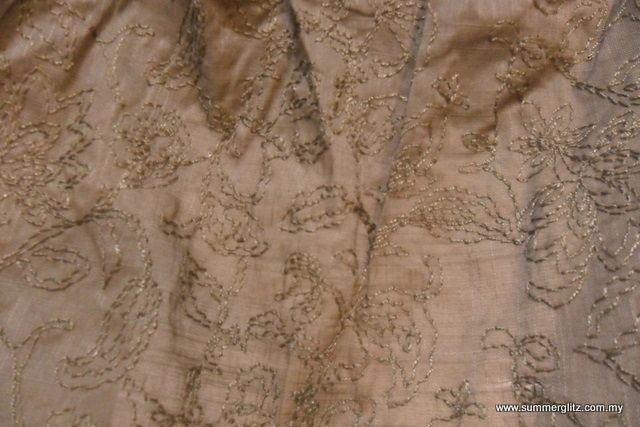 SGM065 : Japanese Floral Embroidered Cross-Bust Hem Drawstring Sleeveless Blouse