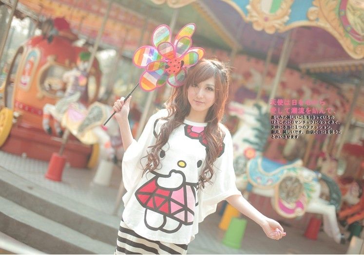 SGL187 : Cute Hello Kitty Print Bat Sleeves Tee