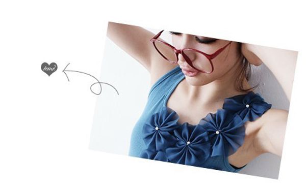 SGL292 : Simple Tank Top with Decorative Flowers