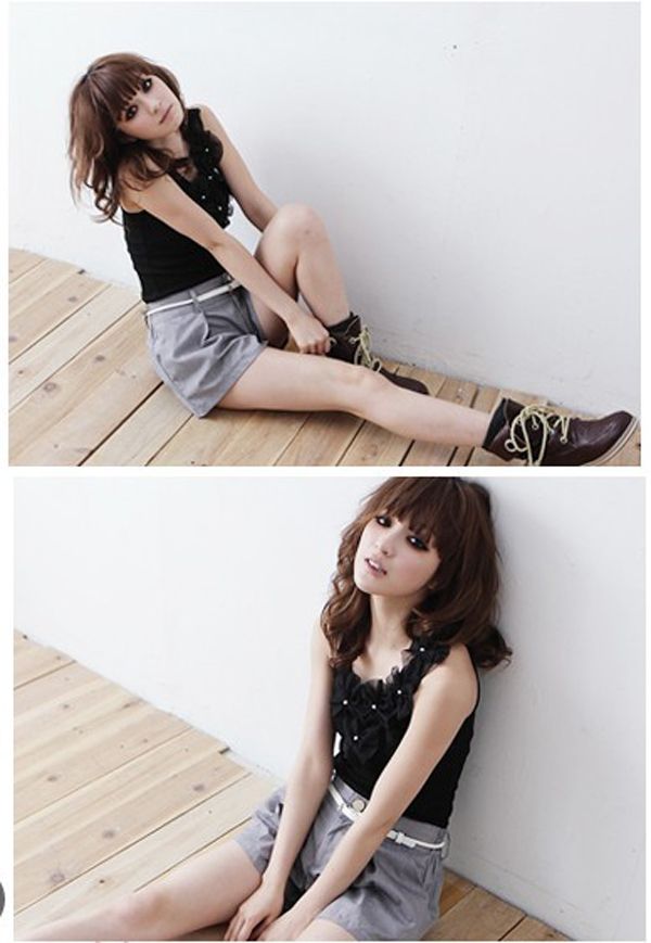 SGL292 : Simple Tank Top with Decorative Flowers