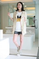 SGM8340 : Cute Donald's Eyes Prints Short Sleeves Maternity Tee - White